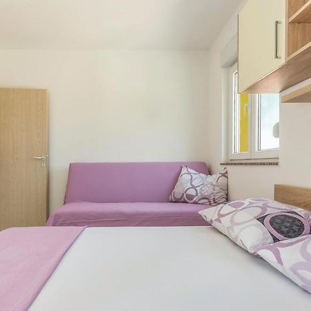 Beautiful Apartment In Krvavica With Kitchen Ngoại thất bức ảnh
