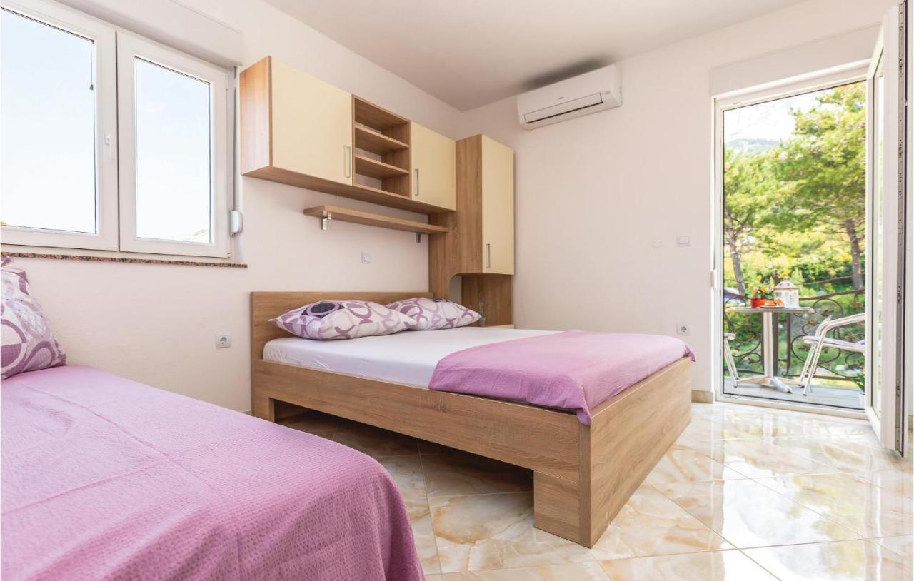 Beautiful Apartment In Krvavica With Kitchen Ngoại thất bức ảnh